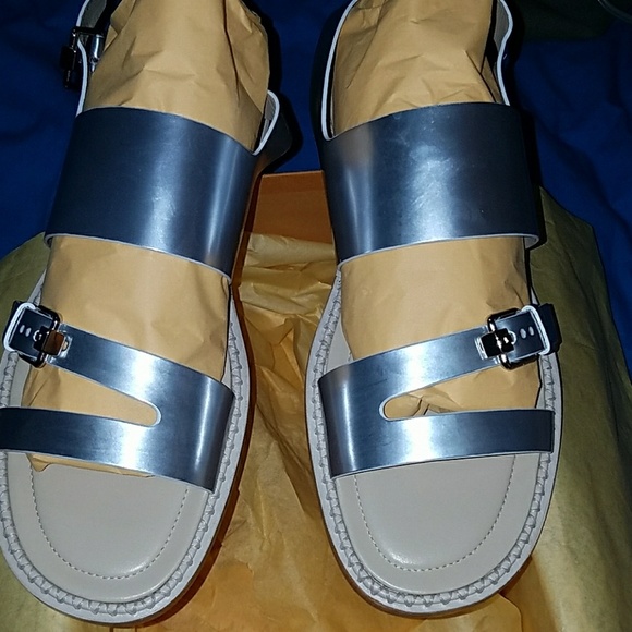 TODS - Picture 1 of 4